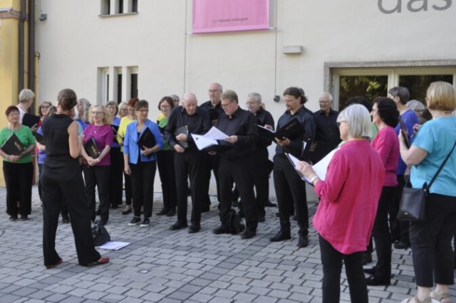 Einsingen vor dem Saal